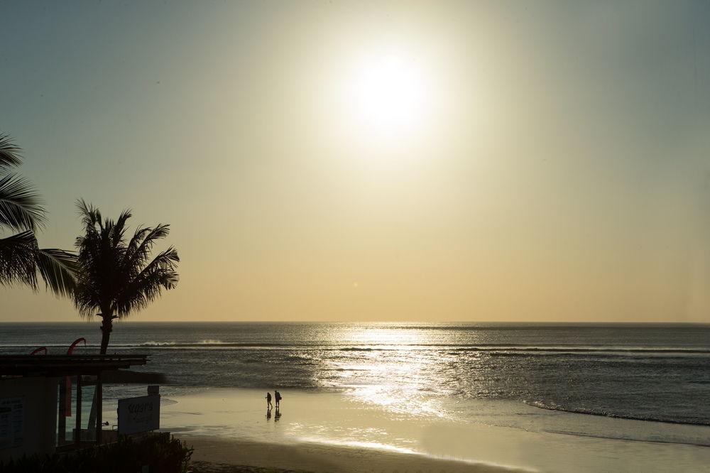Harris Hotel Raya Kuta Lombok Exteriör bild