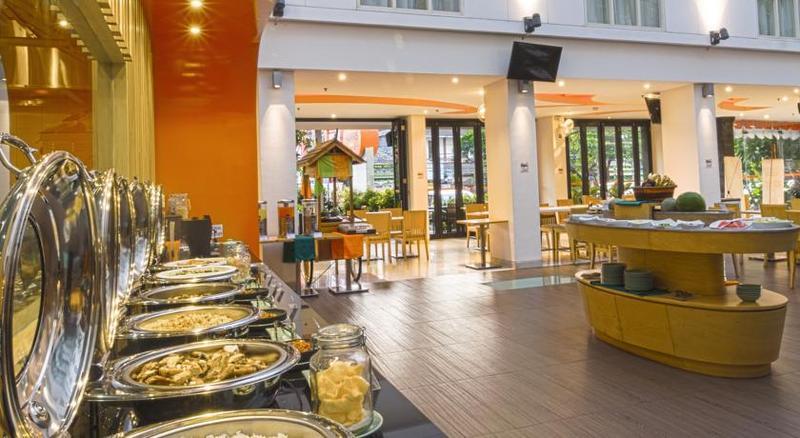 Harris Hotel Raya Kuta Lombok Exteriör bild