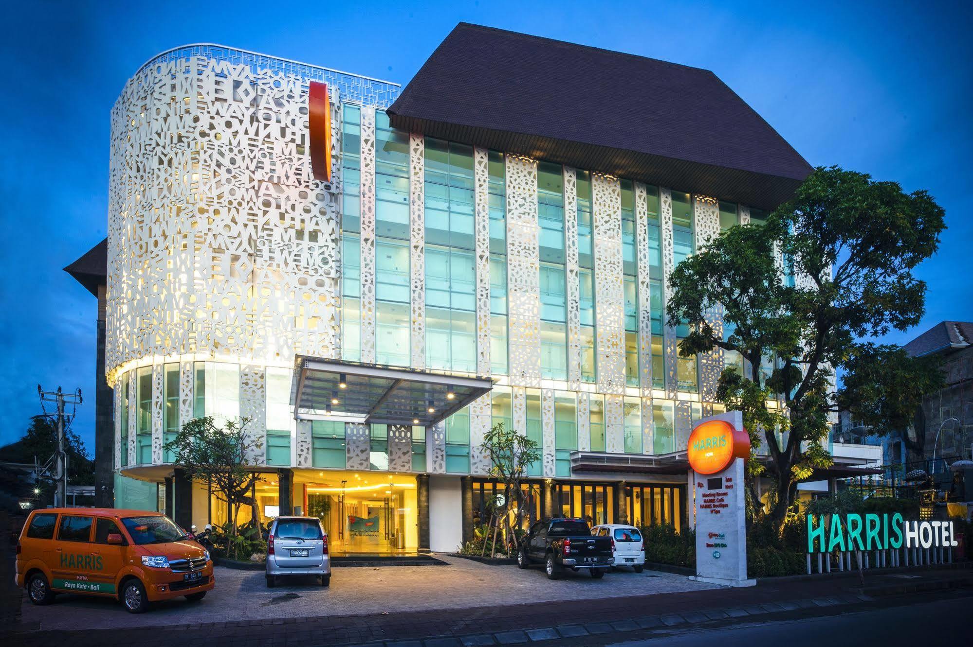Harris Hotel Raya Kuta Lombok Exteriör bild