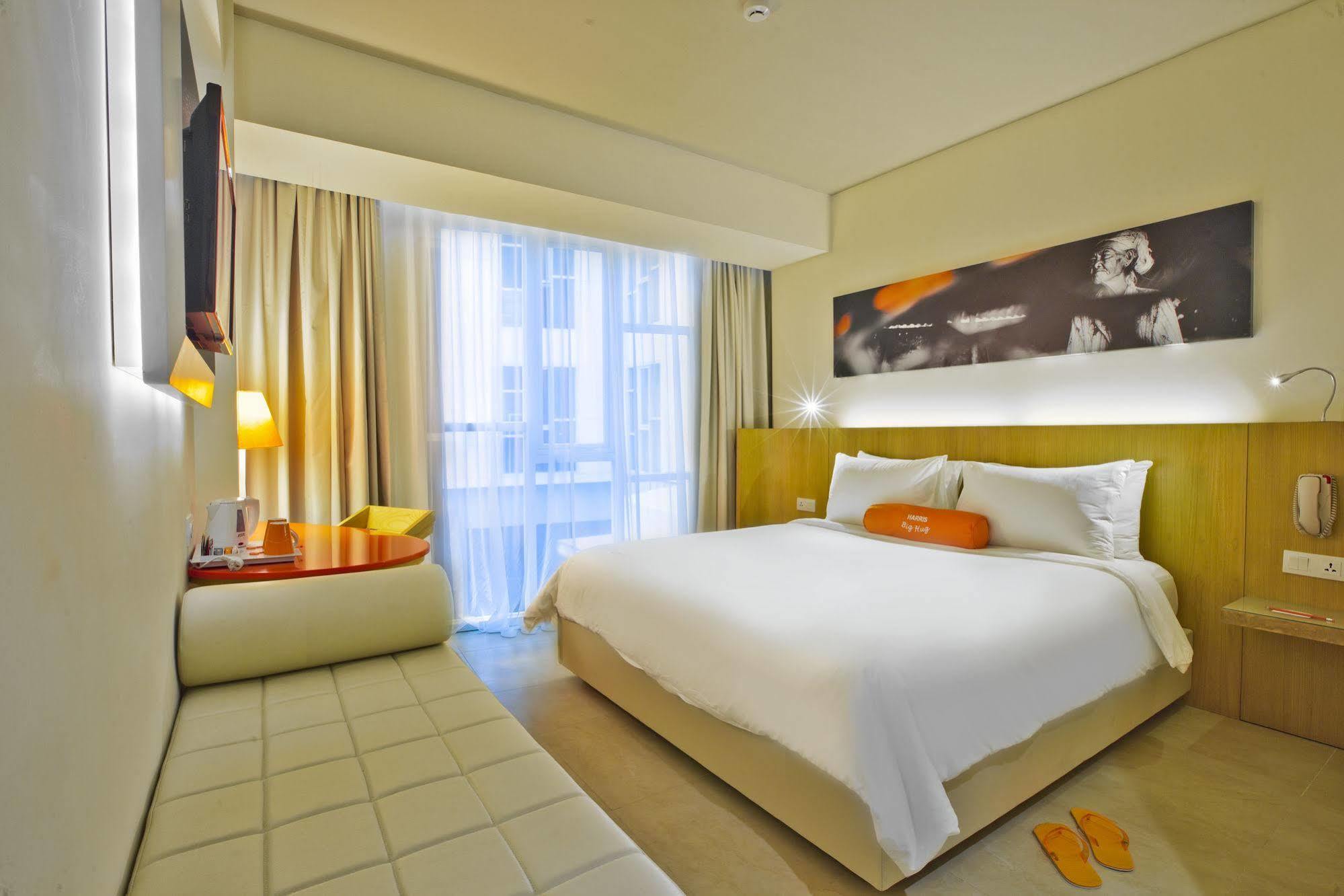 Harris Hotel Raya Kuta Lombok Exteriör bild