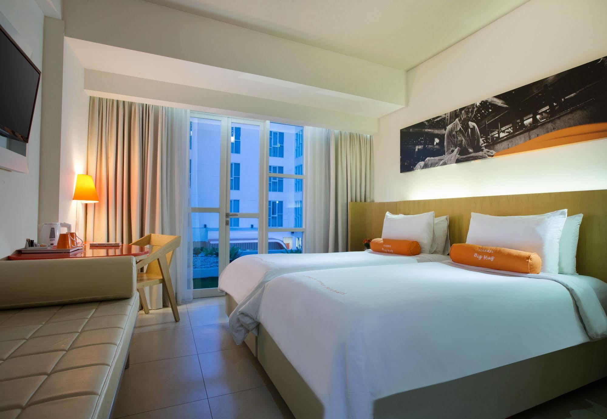 Harris Hotel Raya Kuta Lombok Exteriör bild