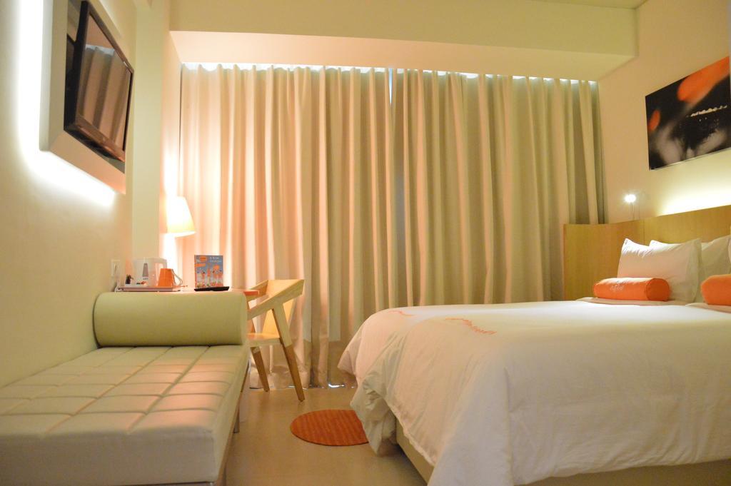 Harris Hotel Raya Kuta Lombok Exteriör bild
