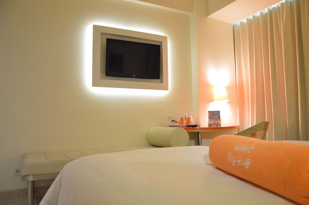 Harris Hotel Raya Kuta Lombok Exteriör bild