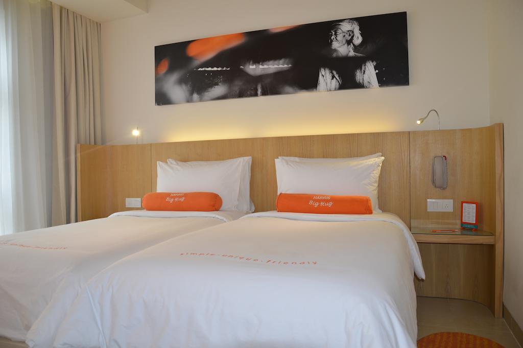 Harris Hotel Raya Kuta Lombok Exteriör bild