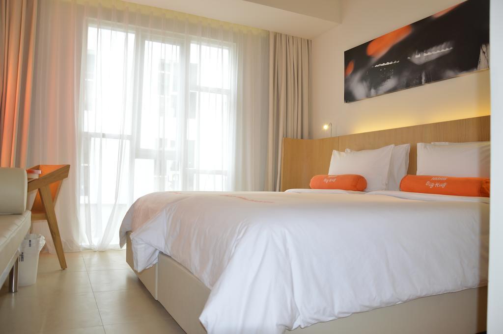 Harris Hotel Raya Kuta Lombok Exteriör bild
